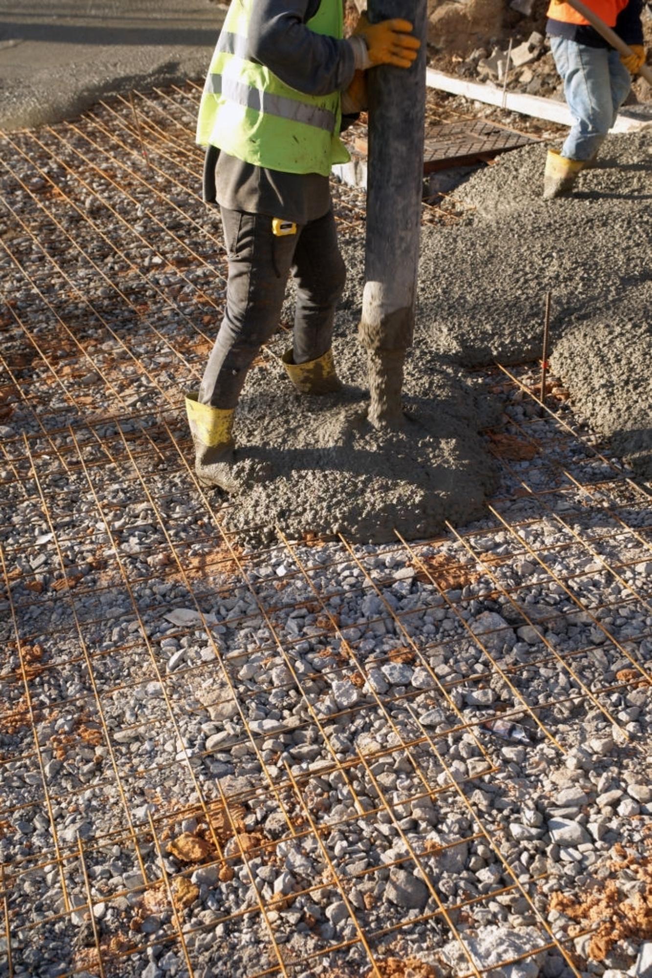 Заливка тяжёлого бетона в 22 5 на граните